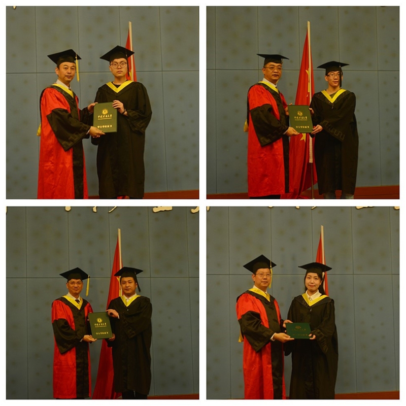 部领导为毕业生颁发学士学位证书 